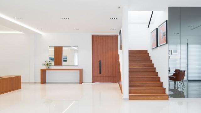 Westlake Gardens Detached House For Sale, $17,500,000, 5 Bed 7 Bath 5,000 sqft $2,160.00 psf