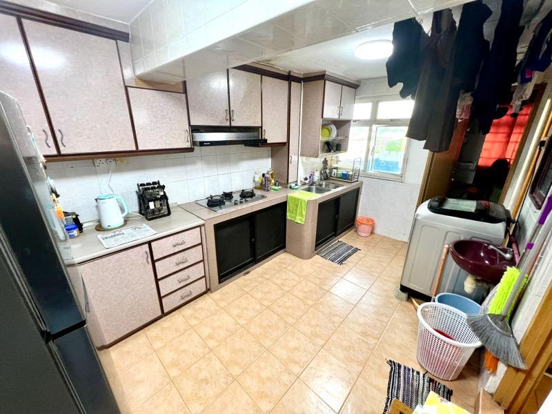 2 Holland Avenue HDB Apartment For Sale, $488,000, 3 Bed 1 Bath 721 sqft $677.00 psf