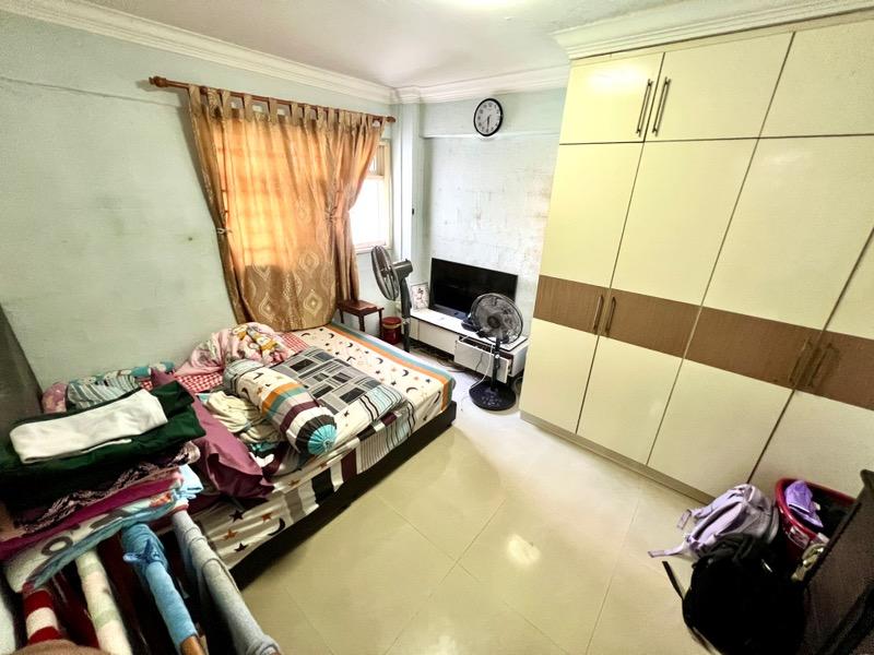 2 Holland Avenue HDB Apartment For Sale, $488,000, 3 Bed 1 Bath 721 sqft $677.00 psf