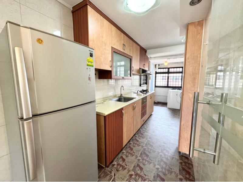 97 Commonwealth Crescent HDB Apartment For Sale, $450,000, 2 Bed 2 Bath 721 sqft $624.00 psf