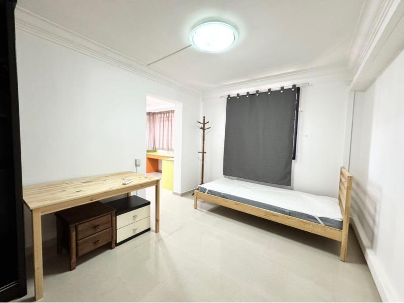 97 Commonwealth Crescent HDB Apartment For Sale, $450,000, 2 Bed 2 Bath 721 sqft $624.00 psf