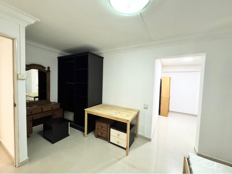 97 Commonwealth Crescent HDB Apartment For Sale, $450,000, 2 Bed 2 Bath 721 sqft $624.00 psf