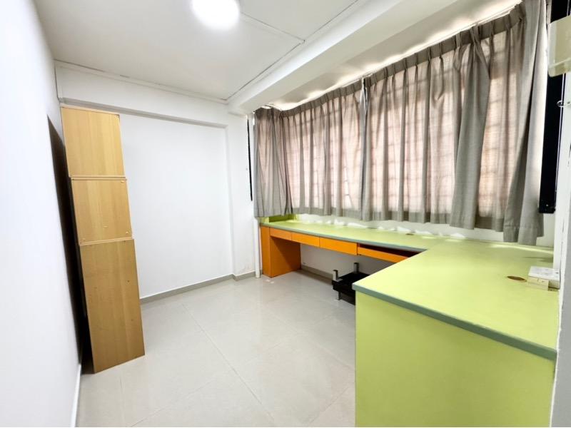 97 Commonwealth Crescent HDB Apartment For Sale, $450,000, 2 Bed 2 Bath 721 sqft $624.00 psf