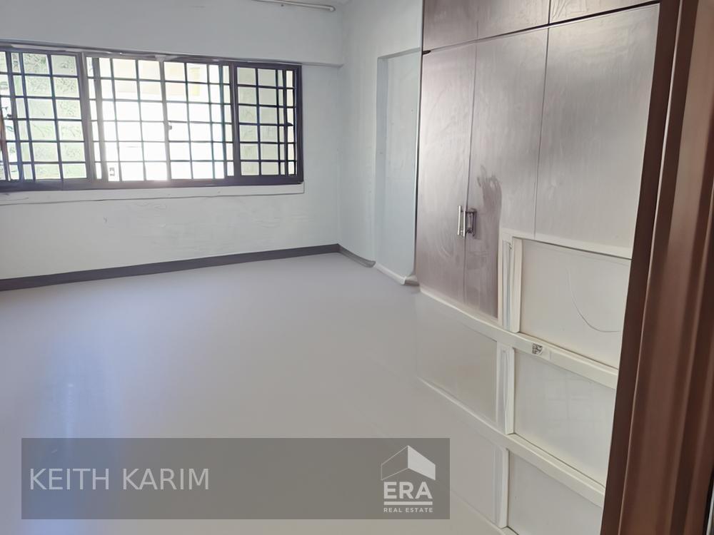 High Floor, Quiet, Breezy & Great View! Original Condition Open to All