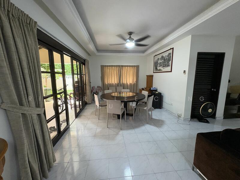 Prop-GPT: Corner Terrace: D05 Clementi District 5  Corner Terrace Freehold Clementi Road for Sale