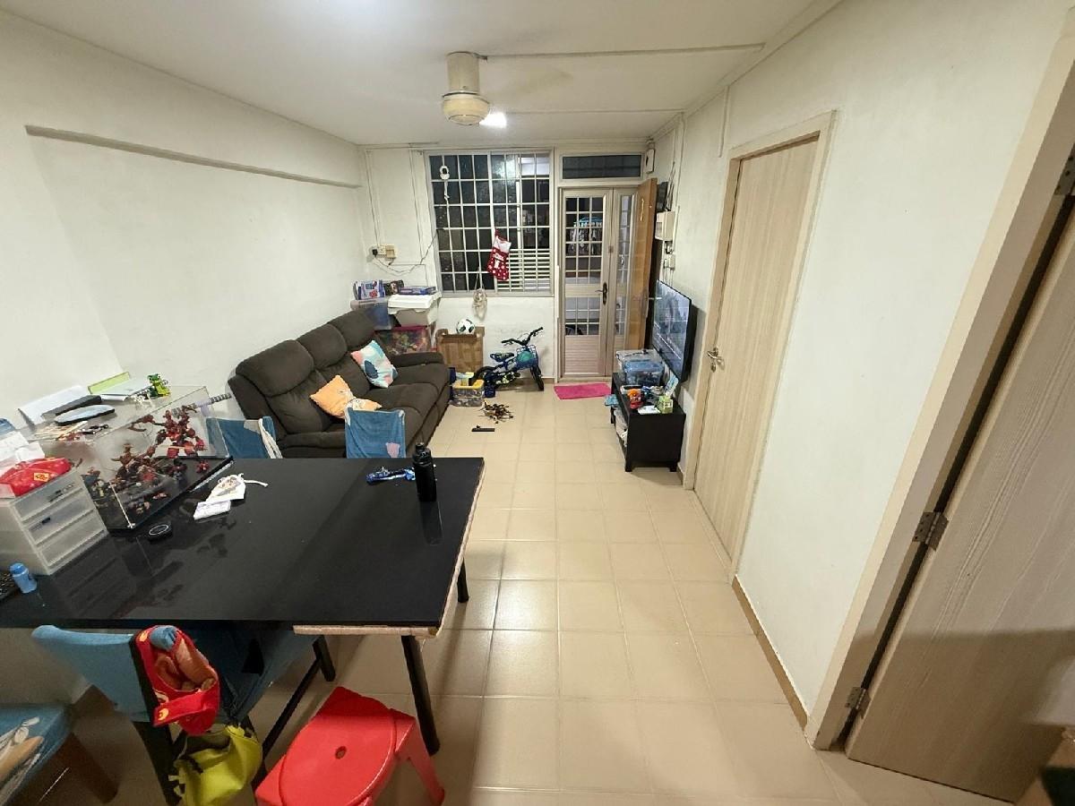 Prop-GPT: HDB Apartment: D13  40 Circuit Road