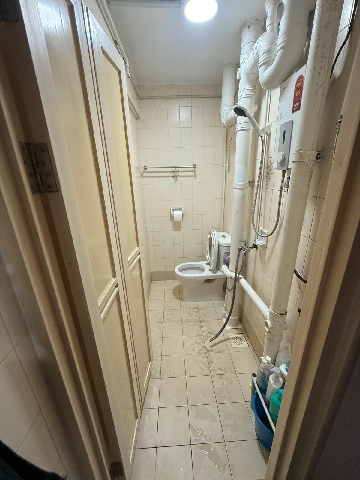 40 Circuit Road HDB Apartment For Sale, $370,000, 2 Bed 2 Bath 614 sqft $603.00 psf