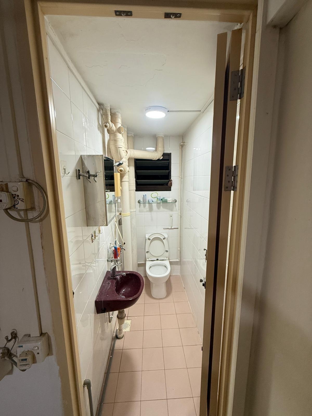 40 Circuit Road HDB Apartment For Sale, $370,000, 2 Bed 2 Bath 614 sqft $603.00 psf