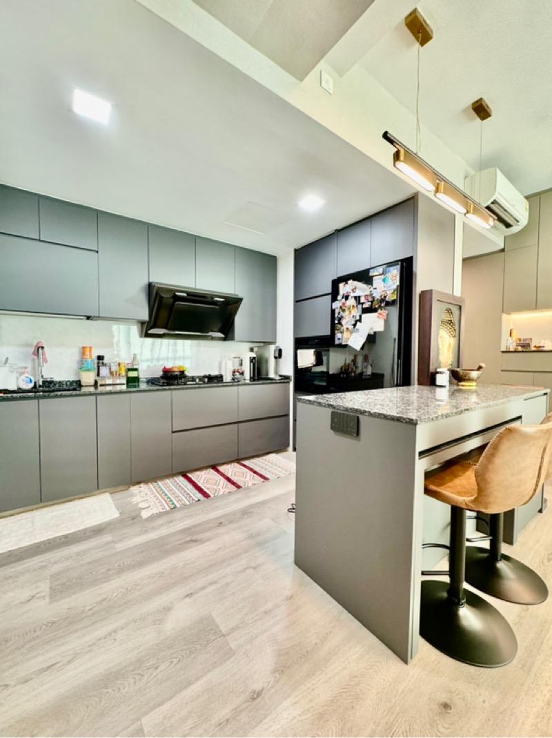 Mirage Tower Condominium For Sale, $1,399,999, 1 Bed 1 Bath 570 sqft $2,456.00 psf