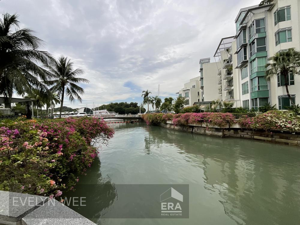 Enjoy the Lifestyle of Waterfront Living , and Enjoy the Convenience.