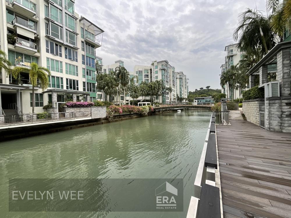 Enjoy the Lifestyle of Waterfront Living , and Enjoy the Convenience.