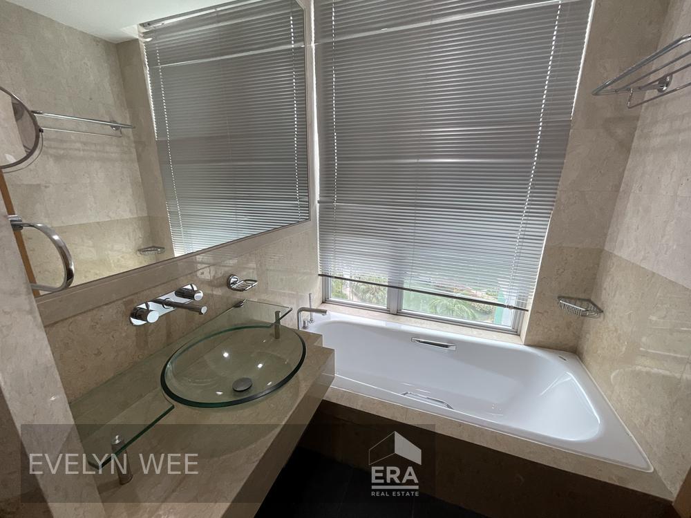 Enjoy the Lifestyle of Waterfront Living , and Enjoy the Convenience.