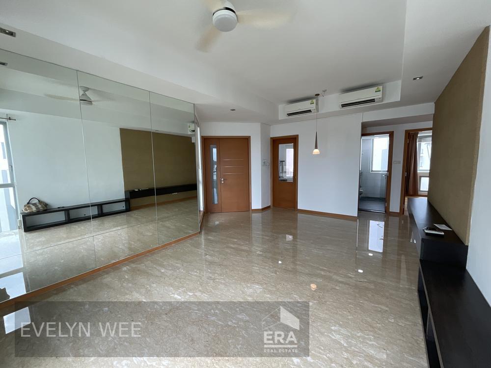 Enjoy the Lifestyle of Waterfront Living , and Enjoy the Convenience.