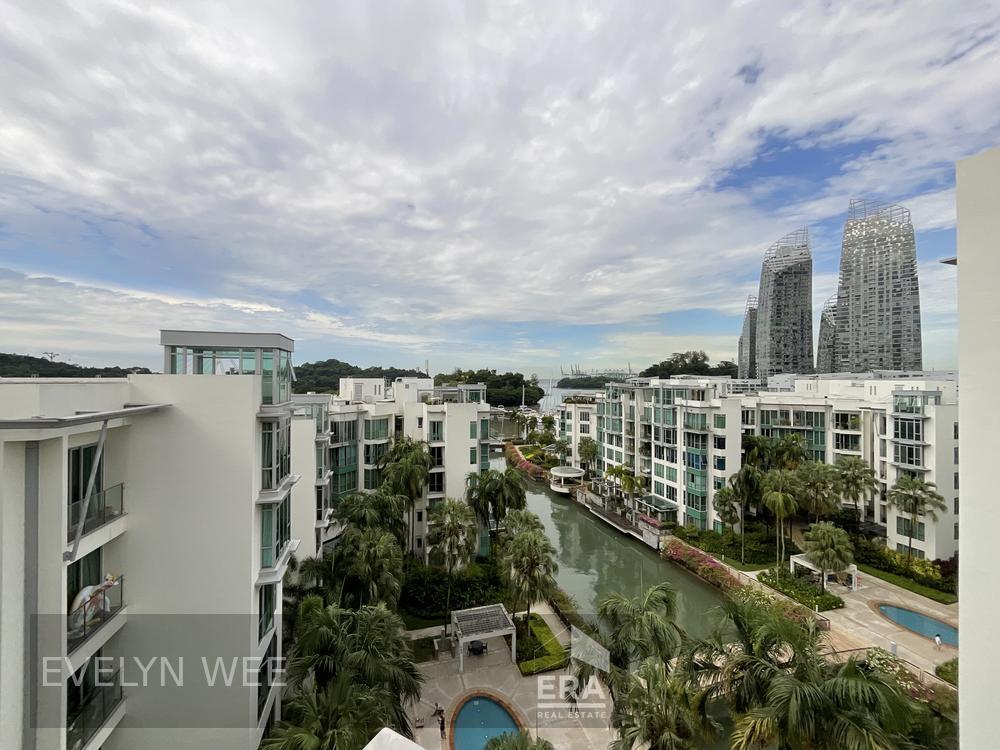 Enjoy the Lifestyle of Waterfront Living , and Enjoy the Convenience.