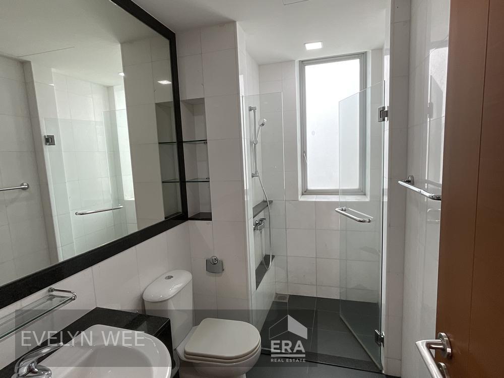 Enjoy the Lifestyle of Waterfront Living , and Enjoy the Convenience.