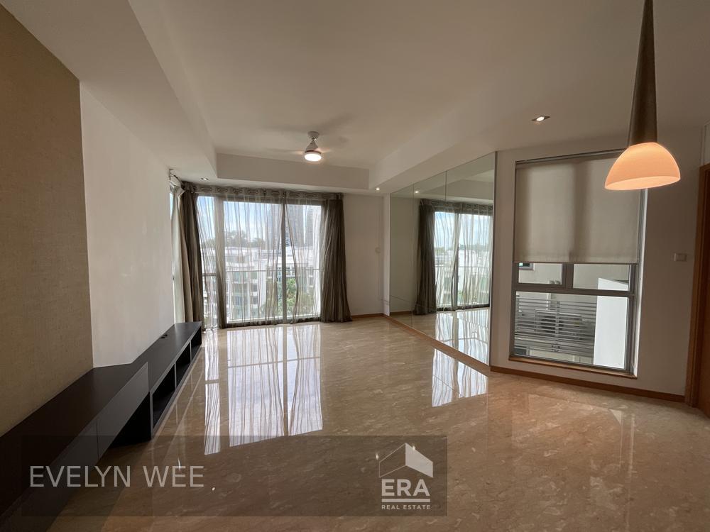 Enjoy the Lifestyle of Waterfront Living , and Enjoy the Convenience.