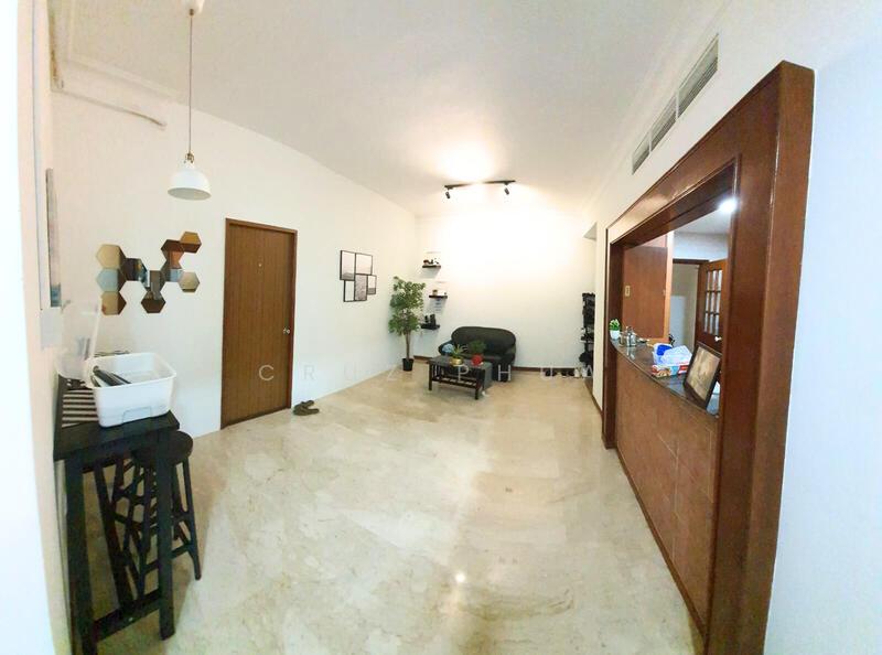 Prop-GPT: Apartment: D04 Harbourfront Harbourlights