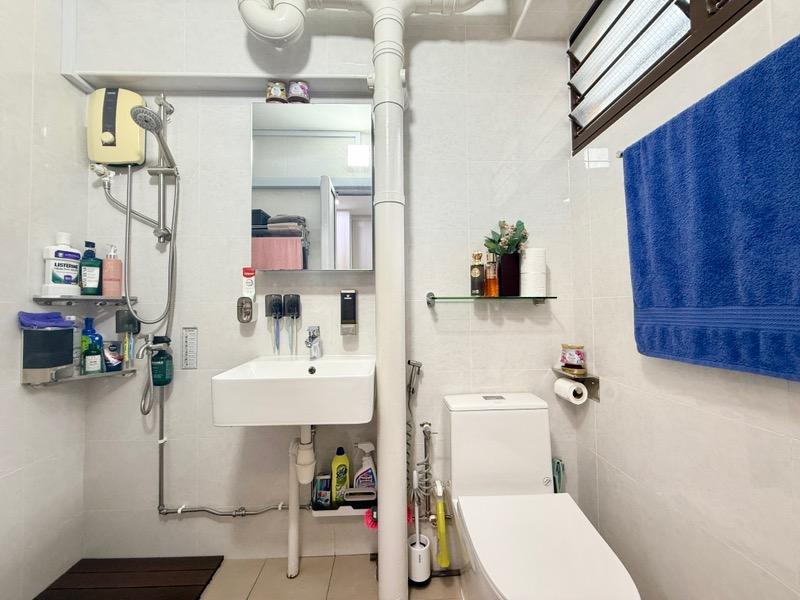 306 Yishun Central HDB Apartment For Sale, $550,000, 3 Bed 2 Bath 1,163 sqft $473.00 psf