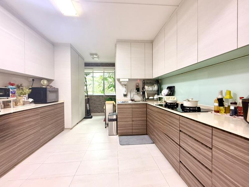 306 Yishun Central HDB Apartment For Sale, $550,000, 3 Bed 2 Bath 1,163 sqft $473.00 psf