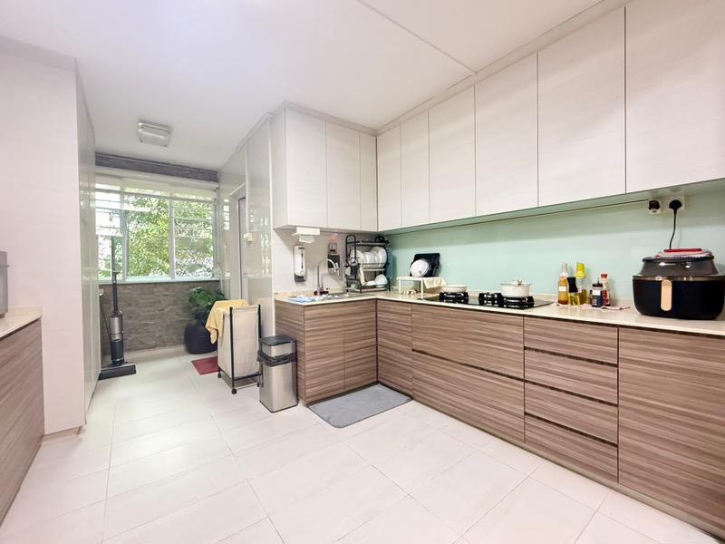 306 Yishun Central HDB Apartment For Sale, $550,000, 3 Bed 2 Bath 1,163 sqft $473.00 psf