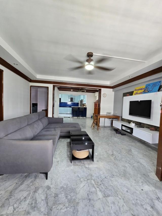 Prop-GPT: HDB Apartment: D18 Tampines 486B Tampines Avenue 9