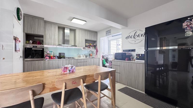 875B TAMPINES STREET 86 HDB Apartment For Sale, $899,000, 4 Bed 3 Bath 1,280 sqft $702.00 psf