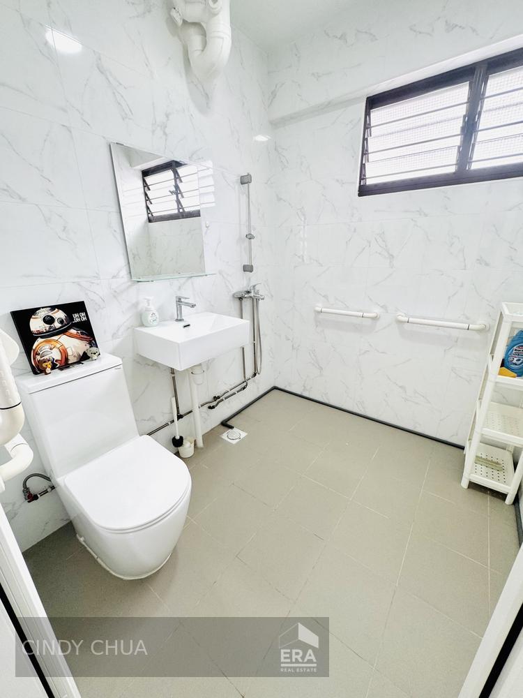 Very Rare Corner High Floor 5room 5mins to Mrt 1km to 2 Good Pri Sch