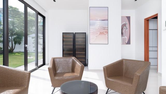 Westlake Gardens Detached House For Sale, $17,500,000, 5 Bed 7 Bath 5,000 sqft $2,160.00 psf