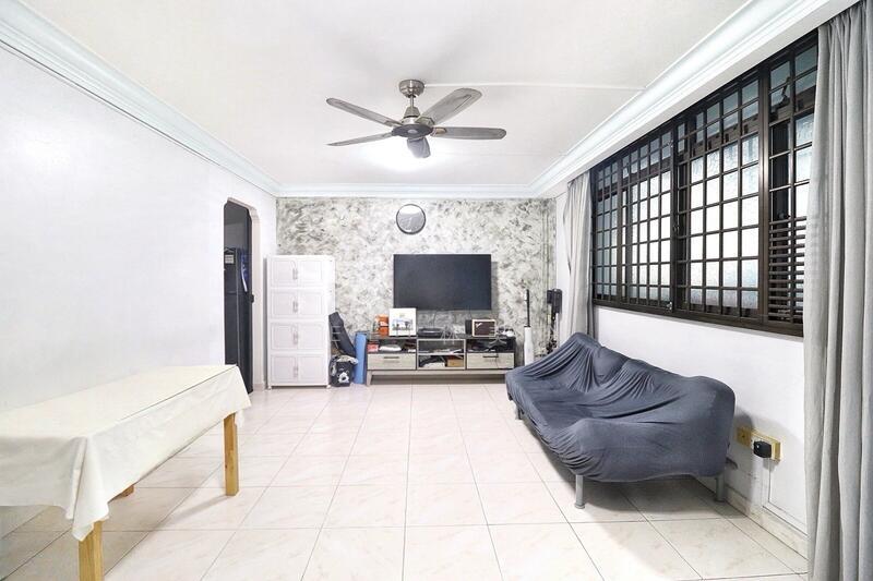 Prop-GPT: HDB Flat: D14  344 Ubi Avenue 1