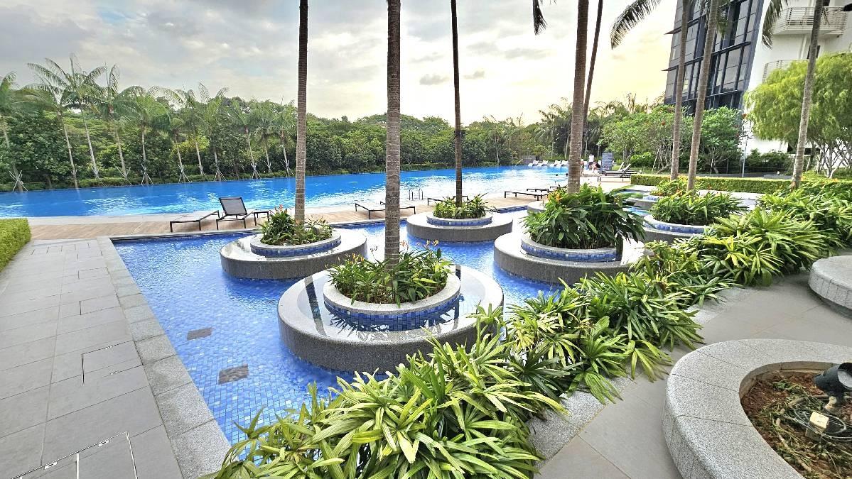 Seaside Residences Condominium For Sale, $1,600,000, 2 Bed 1 Bath 678 sqft $2,360.00 psf