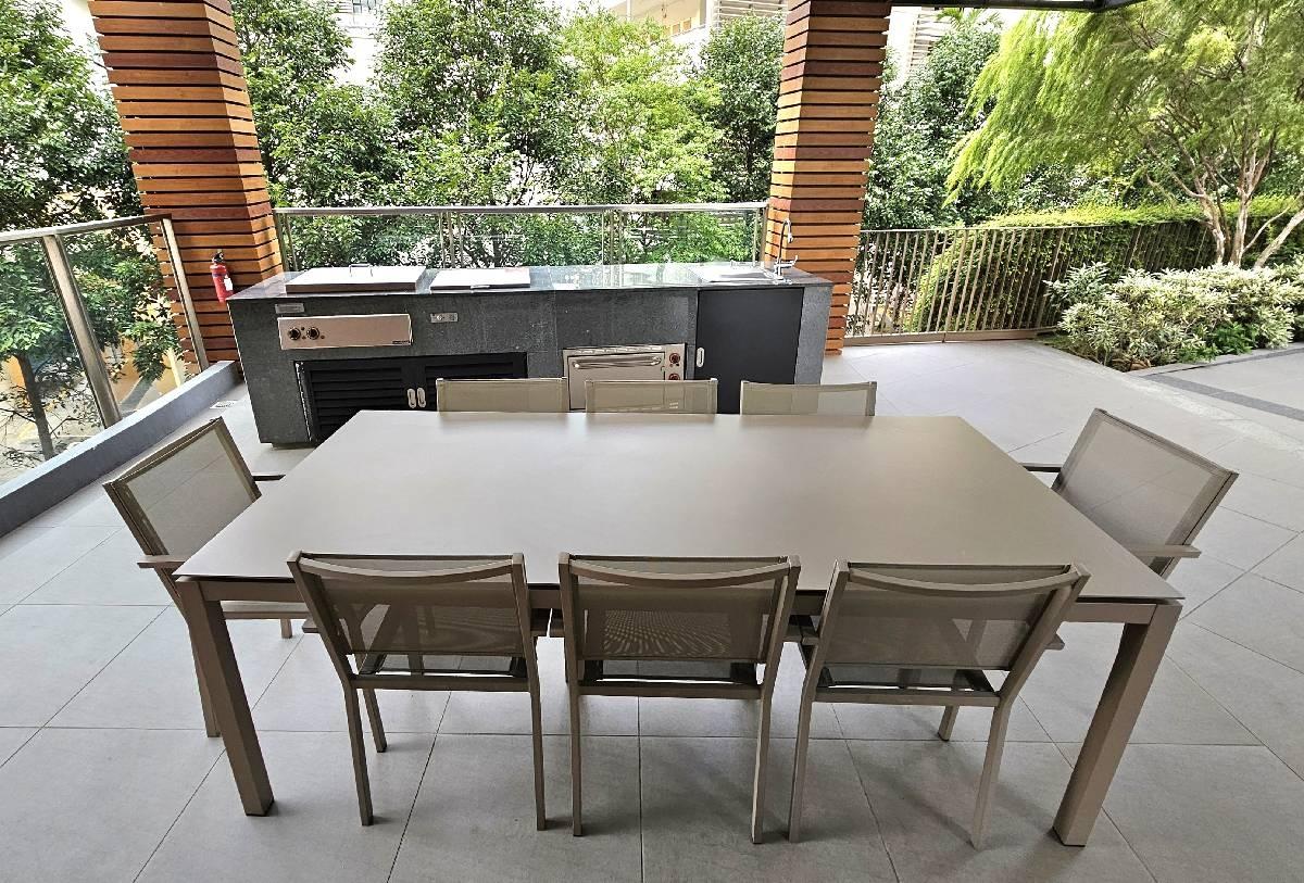 Seaside Residences Condominium For Sale, $1,600,000, 2 Bed 1 Bath 678 sqft $2,360.00 psf