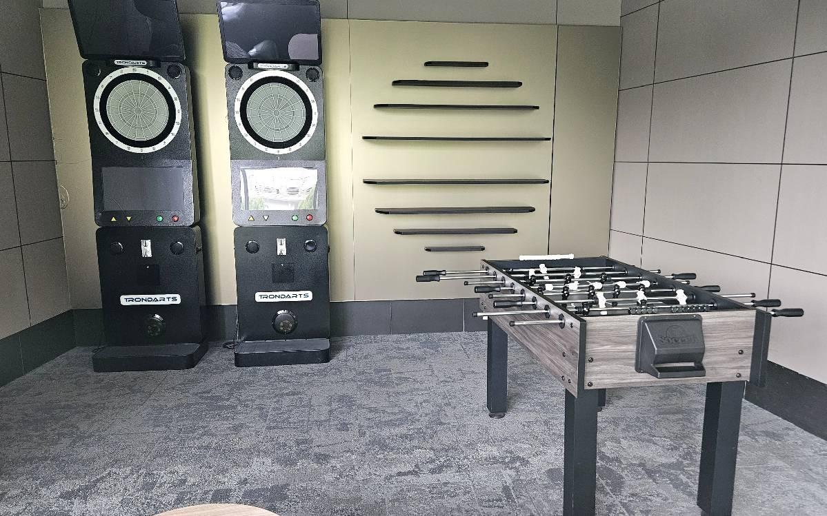 Seaside Residences Condominium For Sale, $1,600,000, 2 Bed 1 Bath 678 sqft $2,360.00 psf