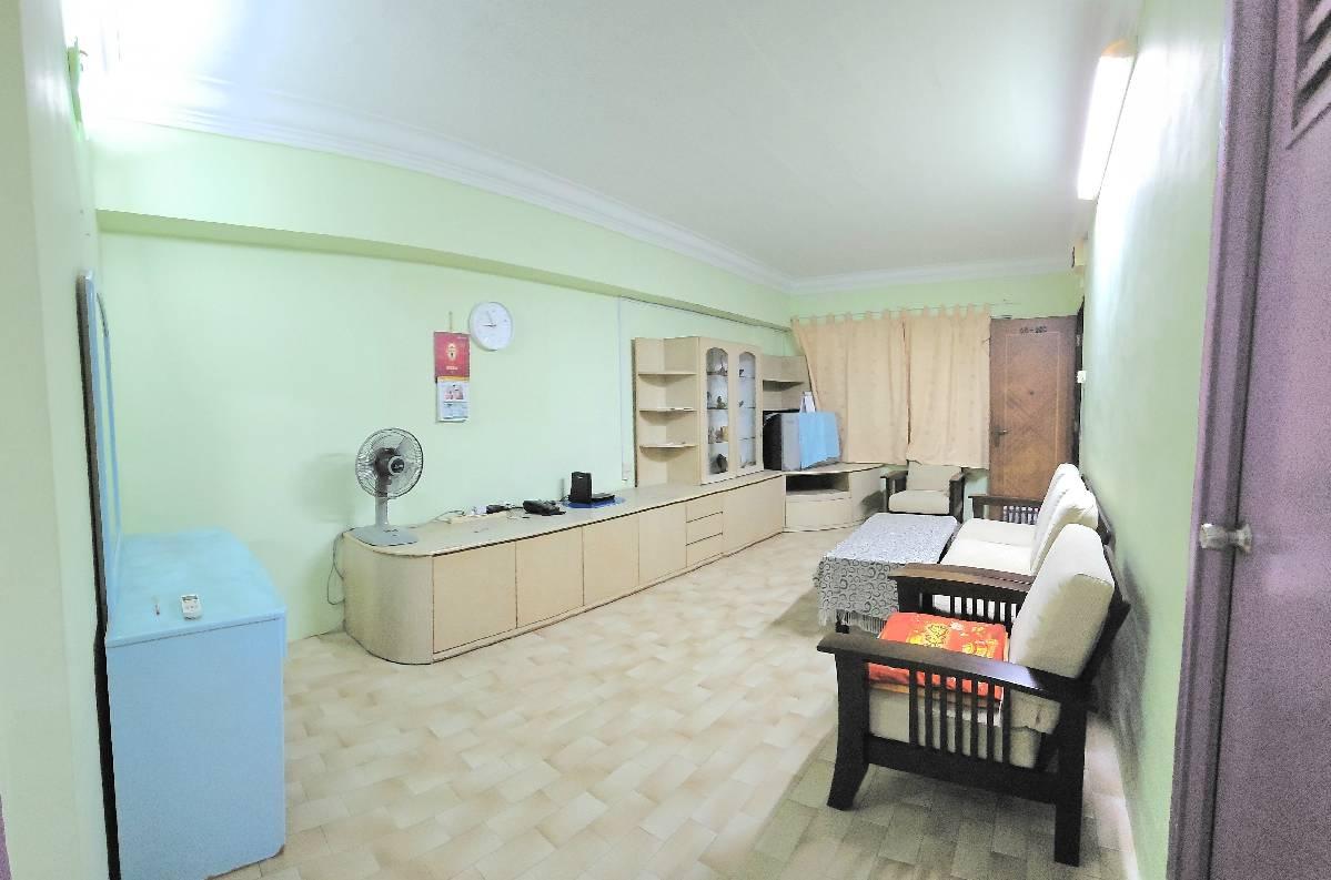 907 Tampines Avenue 4 HDB Apartment For Sale, $500,000, 2 Bed 2 Bath 786 sqft $636.00 psf HDB Apartment | D18 Tampines | Prop-GPT the AI-Powered Property Guru