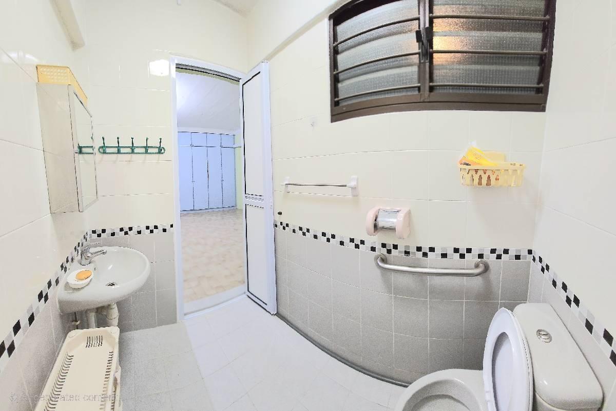 907 Tampines Avenue 4 HDB Apartment For Sale, $500,000, 2 Bed 2 Bath 786 sqft $636.00 psf