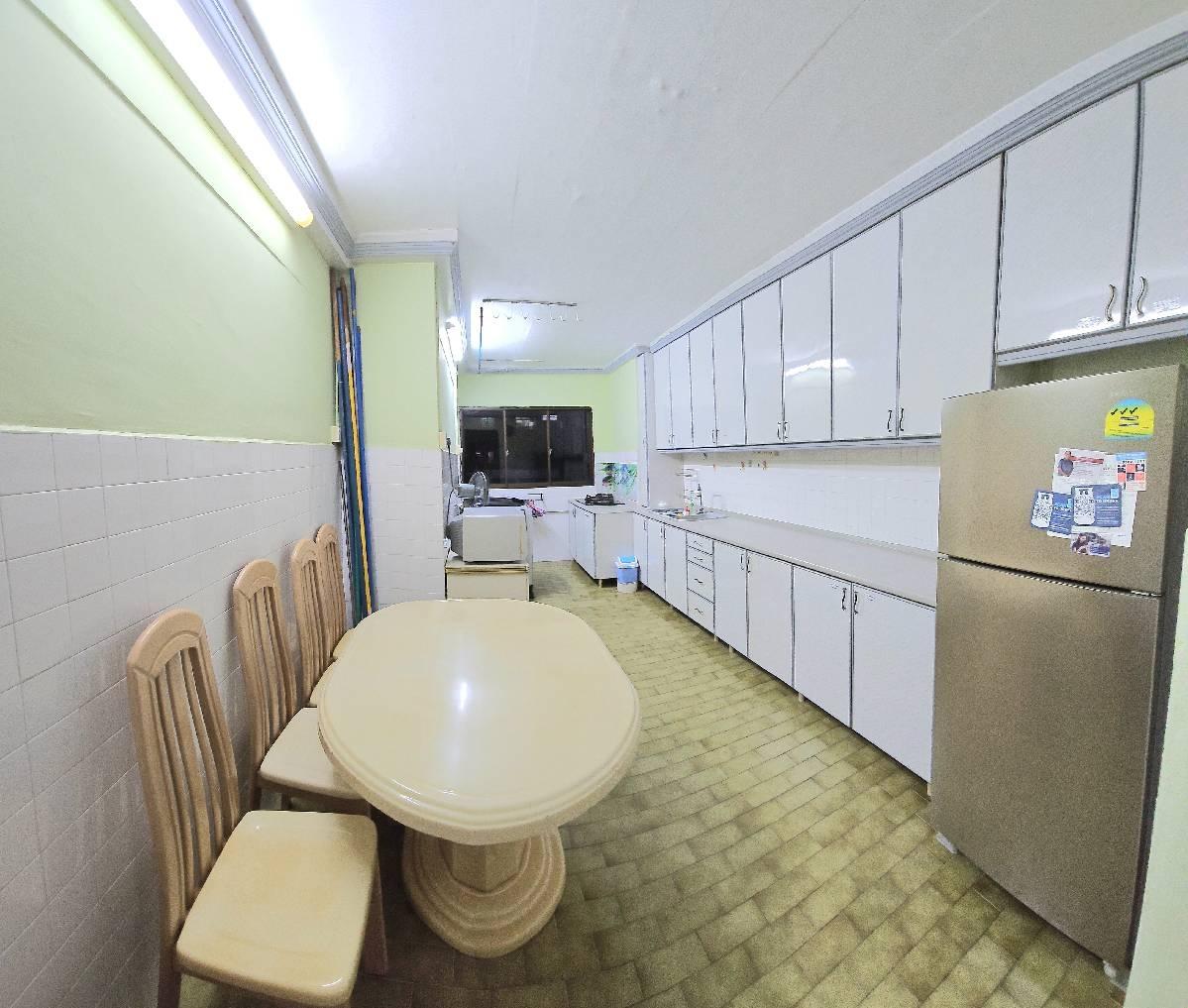 907 Tampines Avenue 4 HDB Apartment For Sale, $500,000, 2 Bed 2 Bath 786 sqft $636.00 psf