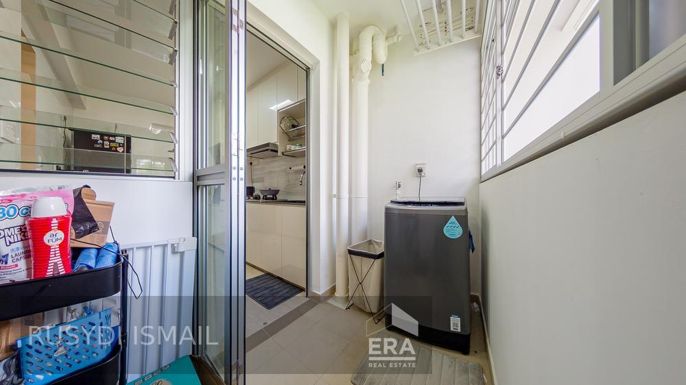 876a 4rm Tampines Ave 8. No Extension. 1km to Poi Ching and St Hildas!