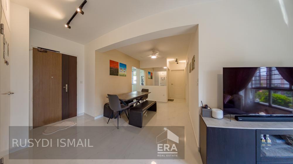 876a 4rm Tampines Ave 8. No Extension. 1km to Poi Ching and St Hildas!