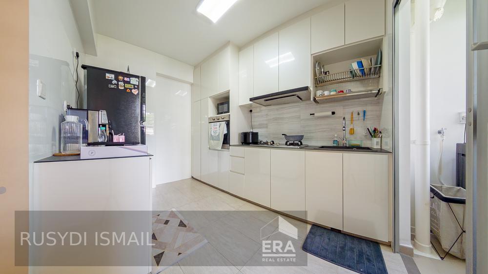 876a 4rm Tampines Ave 8. No Extension. 1km to Poi Ching and St Hildas!