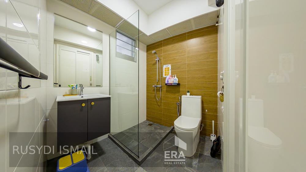 876a 4rm Tampines Ave 8. No Extension. 1km to Poi Ching and St Hildas!