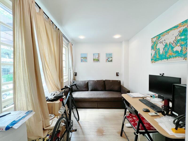 Conservation Walk-Up Apartment in Prime District9!