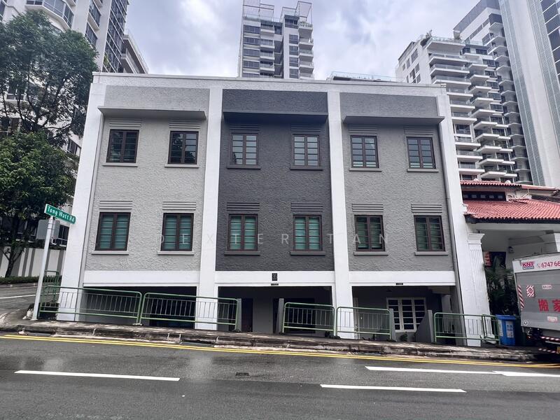 Conservation Walk-Up Apartment in Prime District9!