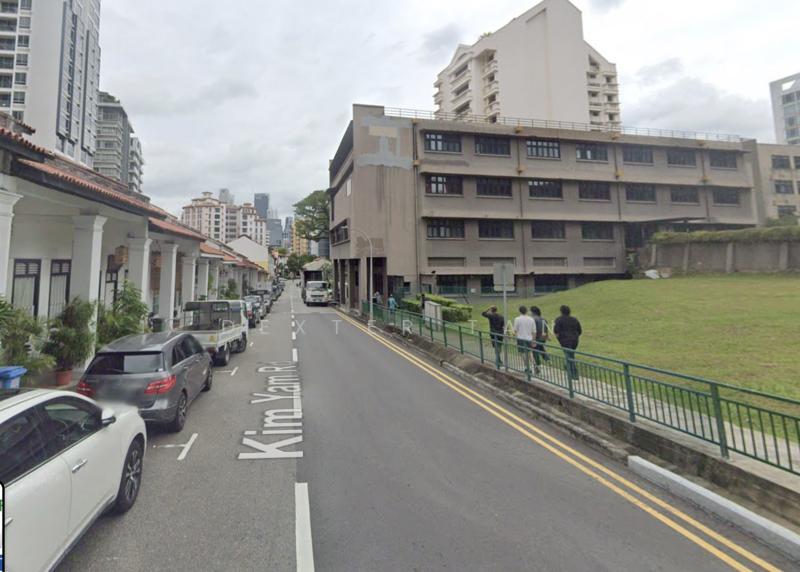 Conservation Walk-Up Apartment in Prime District9!