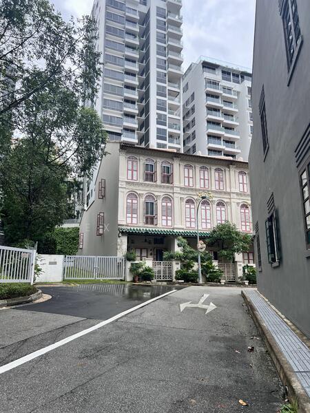 Conservation Walk-Up Apartment in Prime District9!