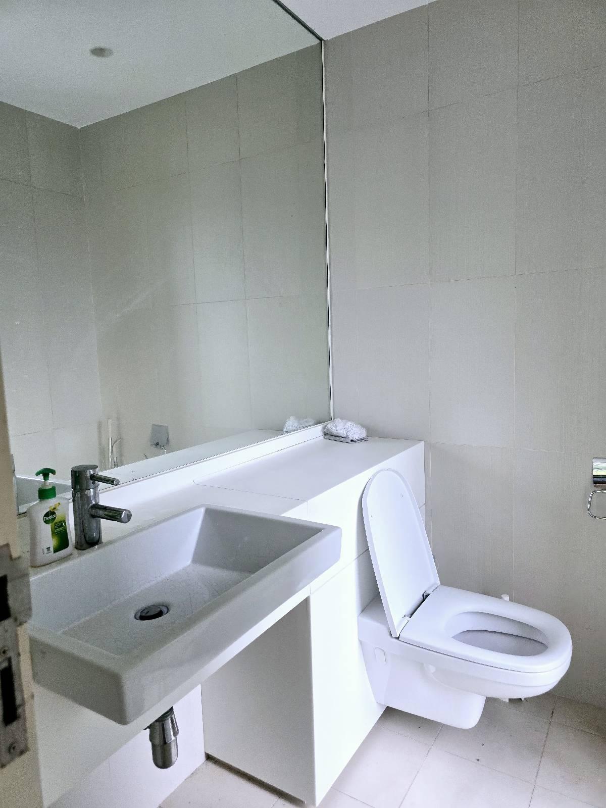 Southbank  For Sale, $1,450,000689 sqft $2,105.00 psf