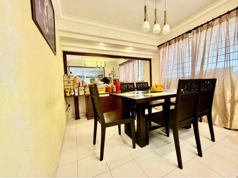 207 Choa Chu Kang Central HDB Apartment For Sale, $899,888, 4 Bed 3 Bath 1,571 sqft $573.00 psf