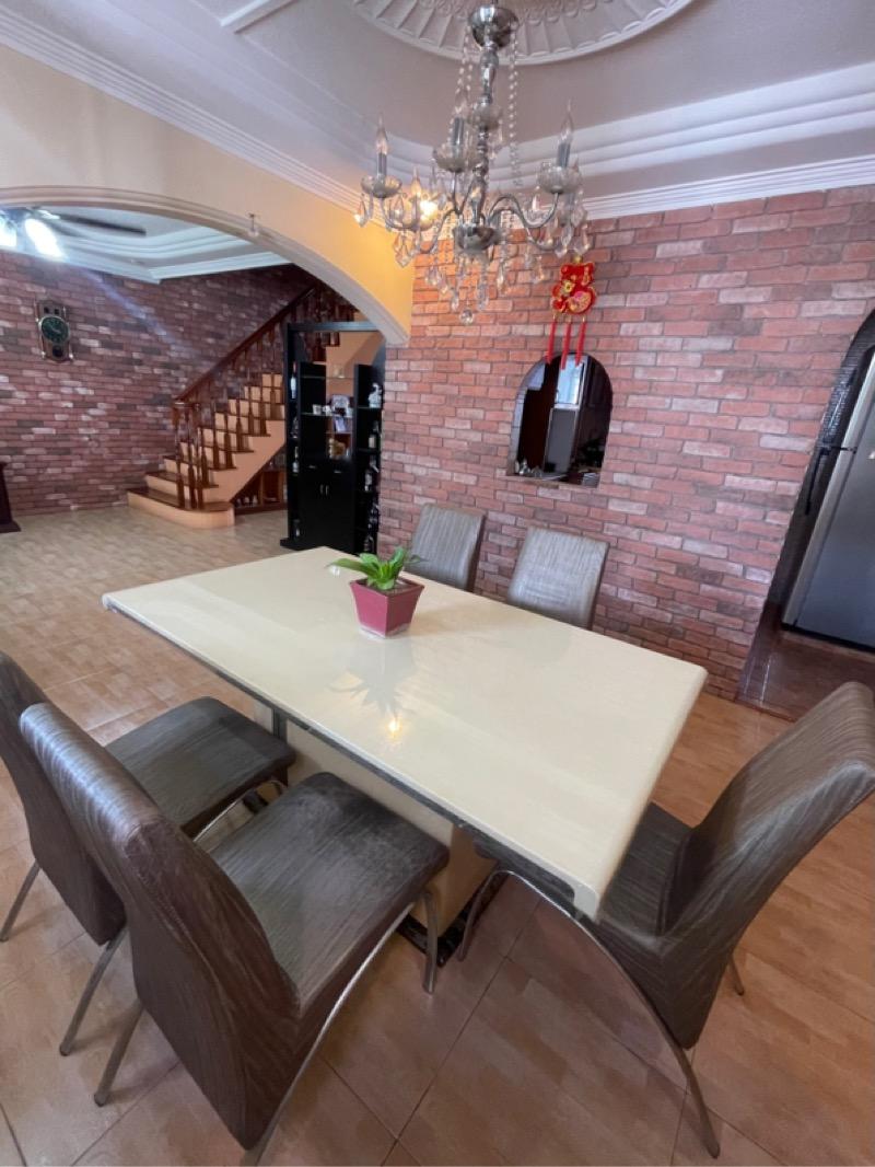 120 Teck Whye Lane HDB Apartment For Sale, $980,000, 4 Bed 3 Bath 1,571 sqft $624.00 psf