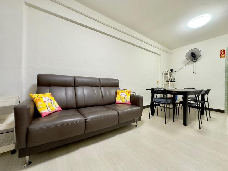 401 Bedok North Avenue 3 HDB Apartment For Sale, $430,000, 2 Bed 2 Bath 721 sqft $596.00 psf
