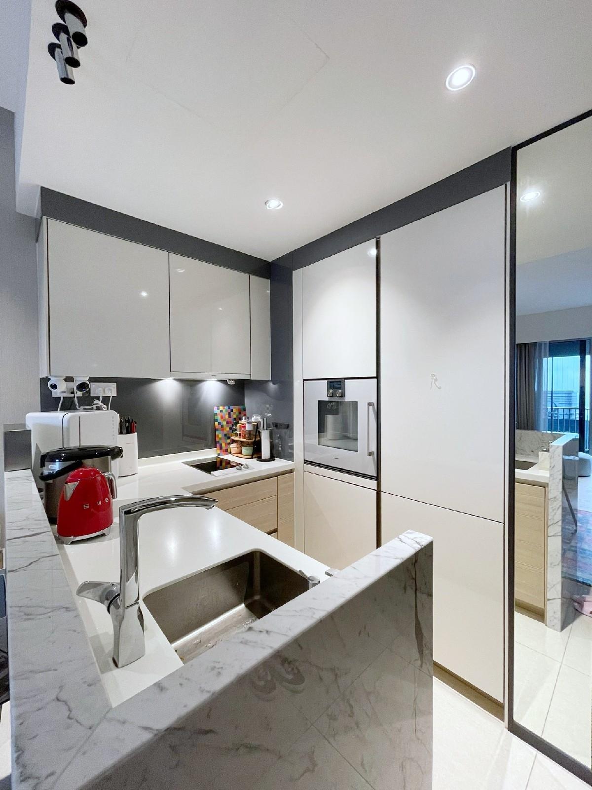 V on Shenton Condominium For Sale, $2,280,000, 2 Bed 2 Bath 883 sqft $2,582.00 psf