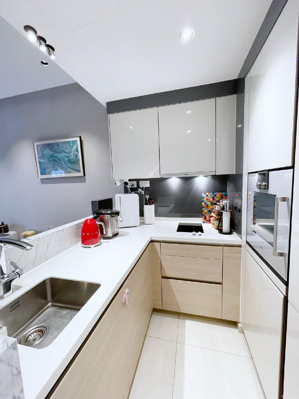 V on Shenton Condominium For Sale, $2,280,000, 2 Bed 2 Bath 883 sqft $2,582.00 psf