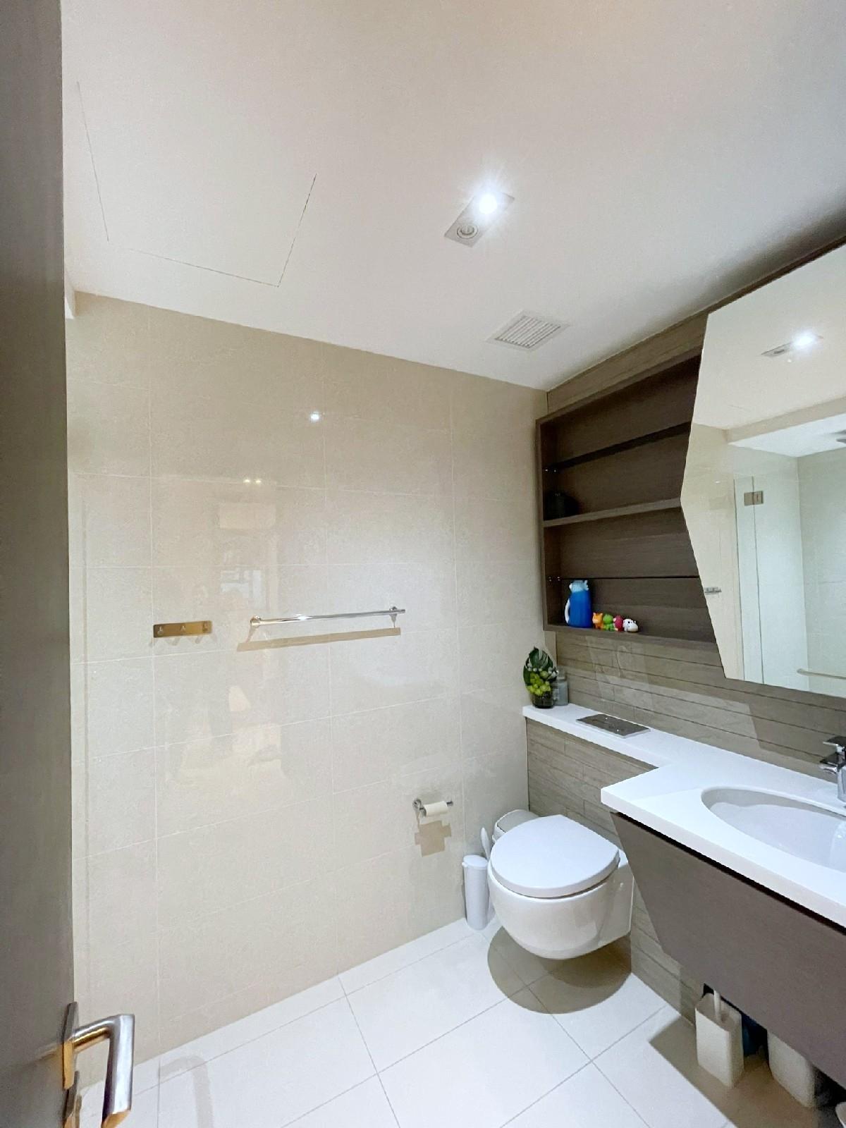 V on Shenton Condominium For Sale, $2,280,000, 2 Bed 2 Bath 883 sqft $2,582.00 psf